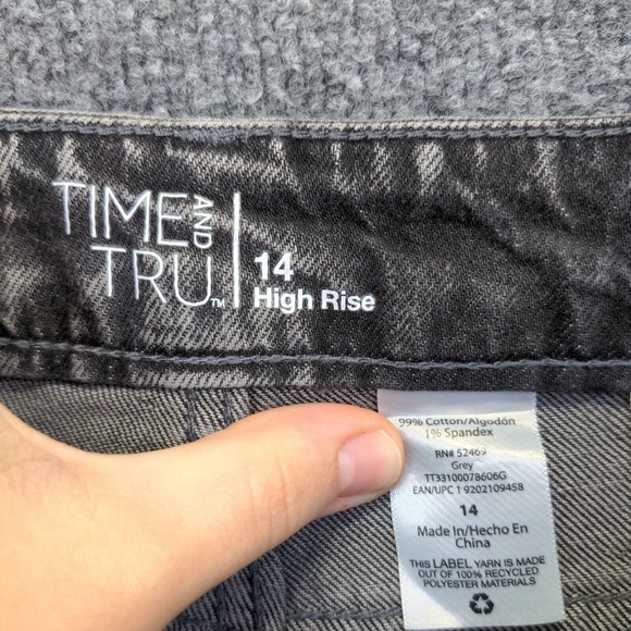 Time and Tru Women's High Rise Cropped Jeans Gray 14 5-Pocket Charcoal Wash - Picture 8 of 10